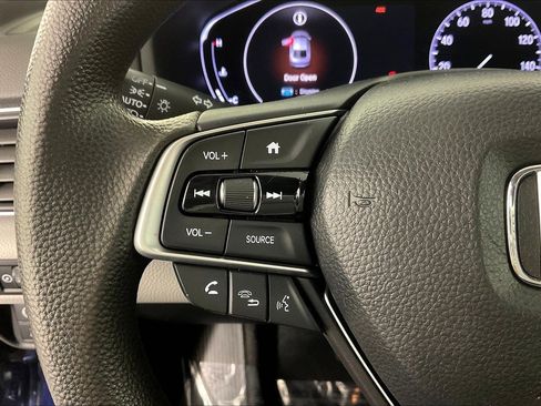 Used 2018 Honda Accord LX image 12