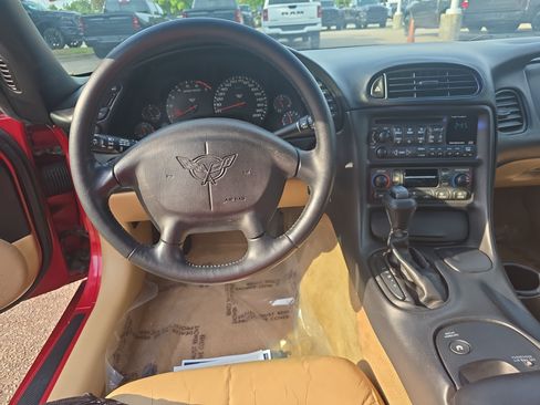Used 2004 Chevrolet Corvette Convertible w/ Preferred Equipment Group RWD image 13