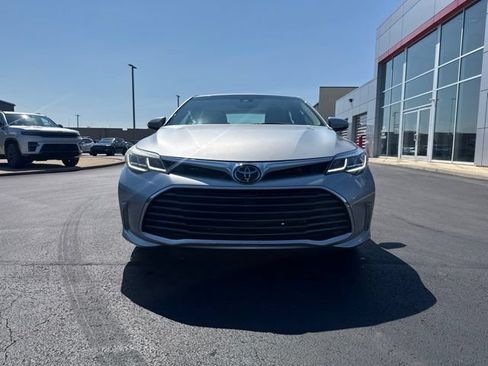 Used 2017 Toyota Avalon Touring w/ All Weather Liner Package FWD image 2