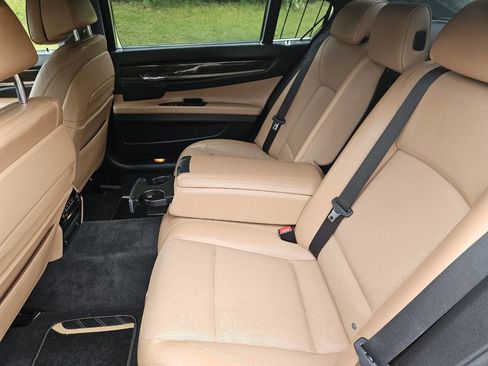 Used 2014 BMW 750Li RWD image 13