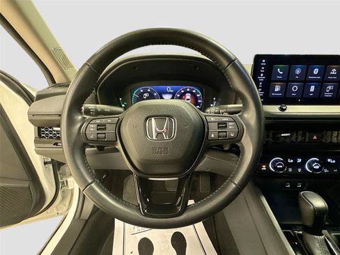 Used 2023 Honda Accord EX-L image 10
