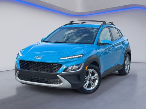 Used 2023 Hyundai Kona SEL w/ Cargo Package FWD image 2