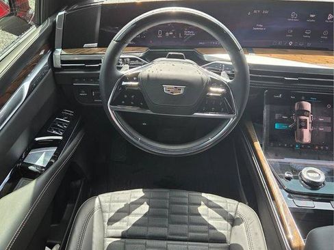 Certified 2026 Cadillac Escalade Platinum Luxury AWD/4WD image 18