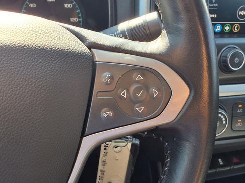 Used 2022 Chevrolet Colorado LT w/ Safety Package RWD image 16