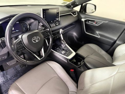 Used 2019 Toyota RAV4 XSE AWD/4WD image 19