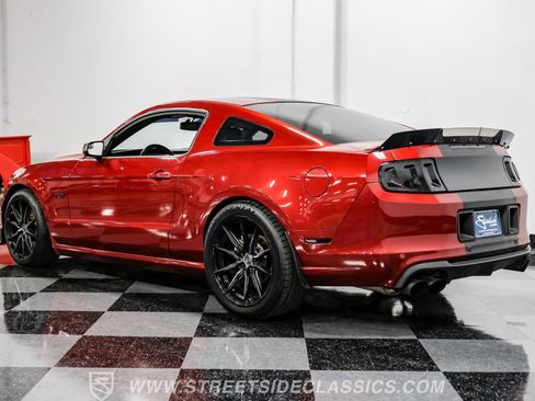 Used 2014 Ford Mustang GT Premium image 9