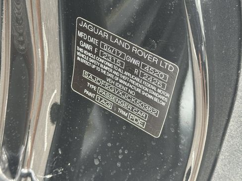 Used 2018 Jaguar F-TYPE 400 Sport RWD image 38