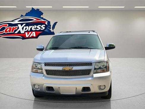 Used 2014 Chevrolet Suburban LTZ RWD image 6