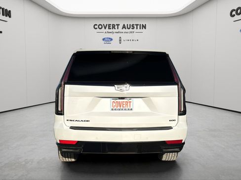 Used 2024 Cadillac Escalade ESV Sport w/ LPO, ONYX Package image 4