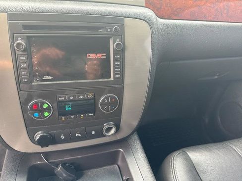 Used 2009 GMC Sierra 2500 SLT w/ Entertainment Package AWD/4WD image 9