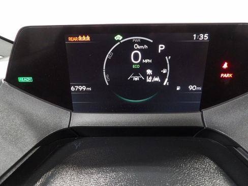 Used 2025 Toyota Prius LE FWD image 22