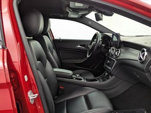 Used 2018 Mercedes-Benz GLA 250 4MATIC image 21