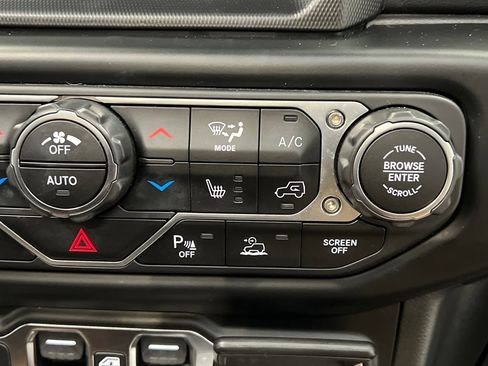 Used 2022 Jeep Wrangler Unlimited Sahara w/ Cold Weather Group image 50