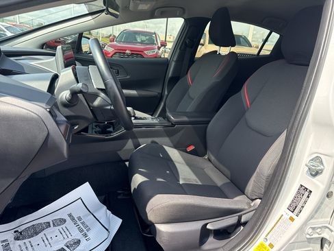 Used 2024 Toyota Prius Prime FWD image 10