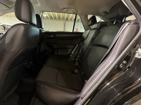 Used 2018 Subaru Outback 2.5i Limited AWD/4WD image 12