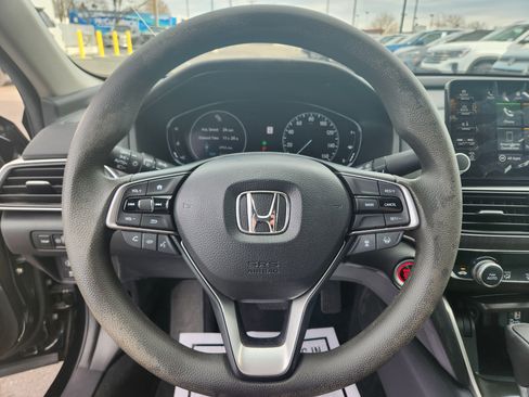 Used 2019 Honda Accord EX image 10