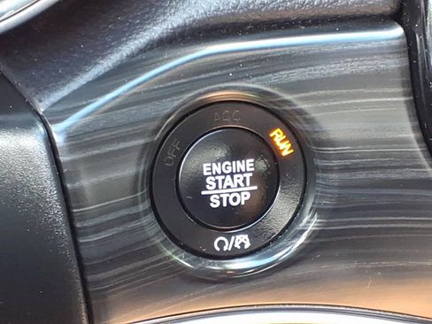 Used 2019 Jeep Grand Cherokee Limited AWD/4WD image 26
