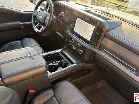 Used 2026 Ford F450 Platinum w/ FX4 Off-Road Package image 18