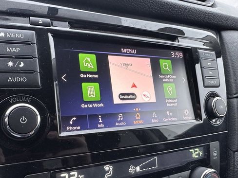 Used 2018 Nissan Rogue SV w/ Premium Package image 30