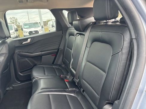 Used 2022 Ford Escape Titanium image 19