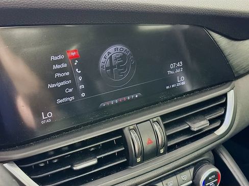 Used 2018 Alfa Romeo Giulia AWD image 19