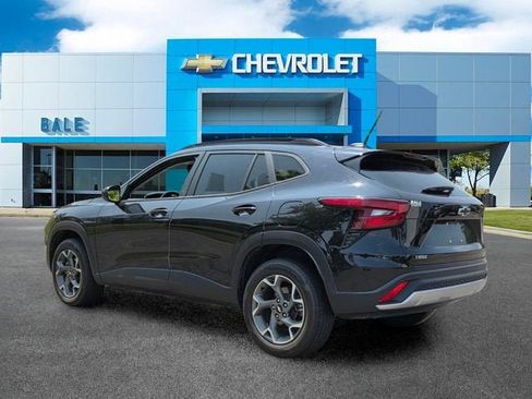Used 2024 Chevrolet Trax LT FWD image 5