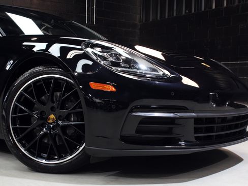 Used 2018 Porsche Panamera 4 AWD/4WD image 8
