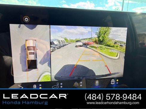 Used 2024 Chevrolet Colorado ZR2 w/ Technology Package AWD/4WD image 29