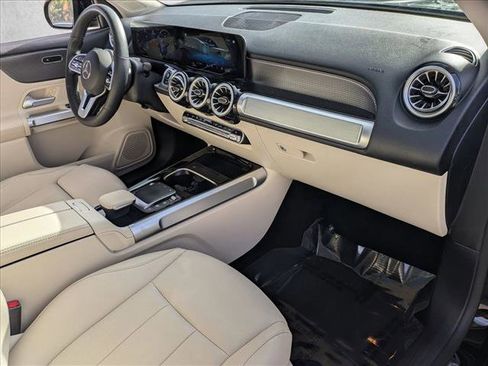 Certified 2022 Mercedes-Benz GLB 250 image 22