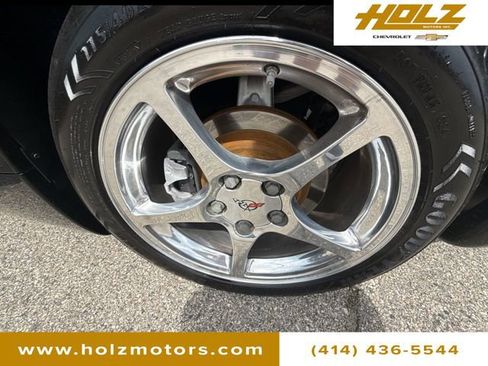 Used 2001 Chevrolet Corvette Convertible w/ Preferred Equipment Group2 RWD image 30