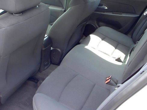 Used 2016 Chevrolet Cruze LT FWD image 6