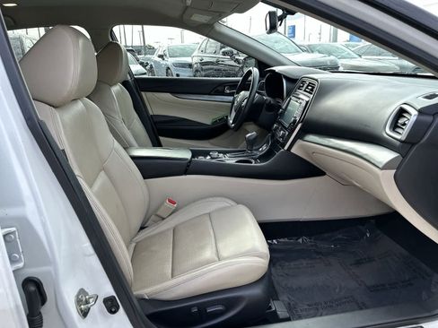 Used 2018 Nissan Maxima 3.5 SV FWD image 14