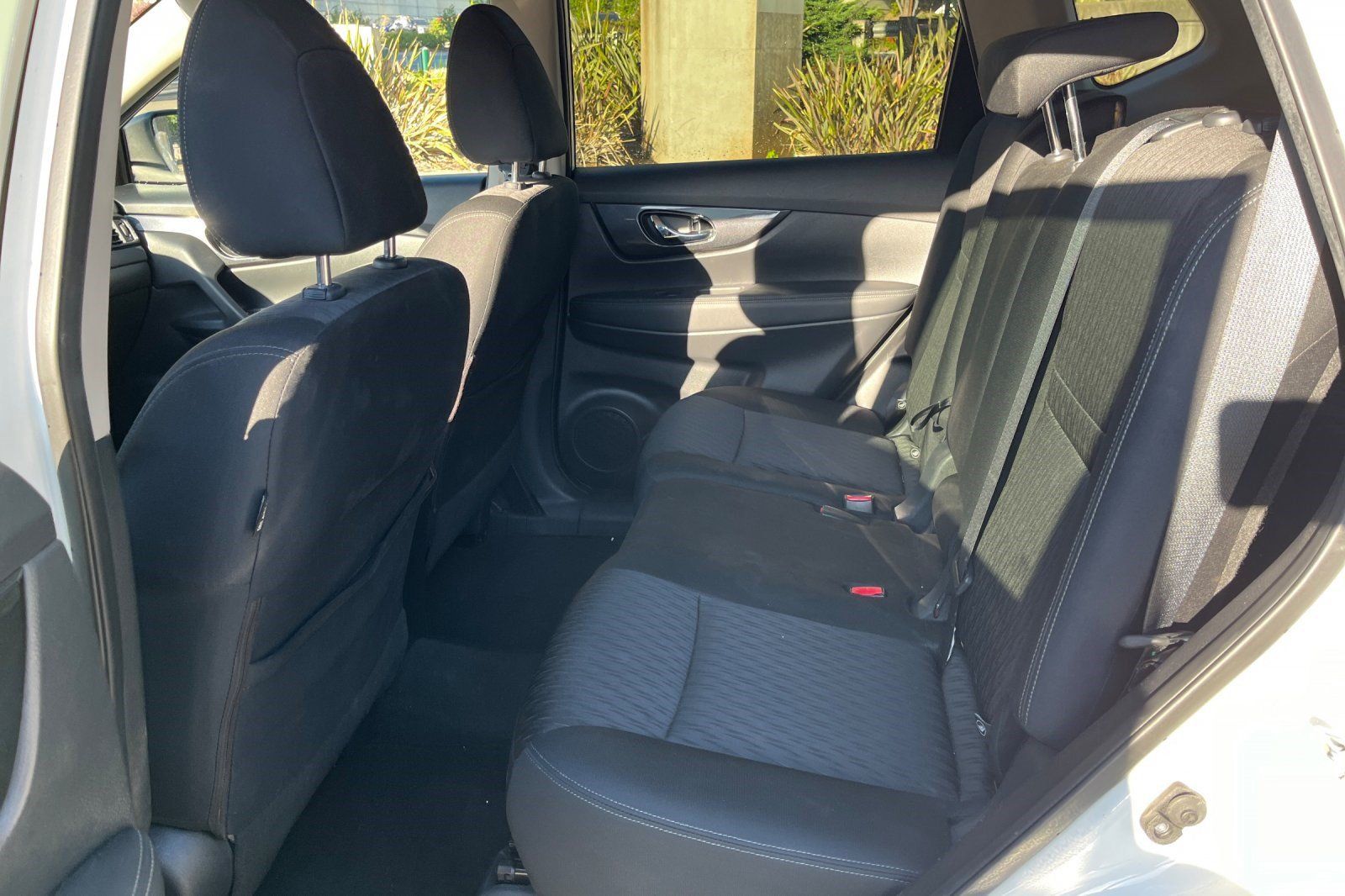 Used 2020 Nissan Rogue SV FWD image 9