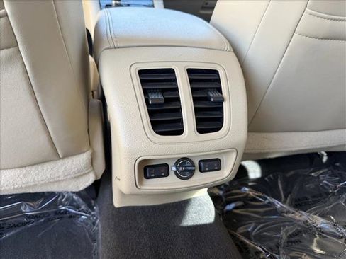 Used 2013 Ford Taurus Limited image 23