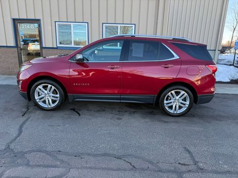 Used 2018 Chevrolet Equinox Premier image 3
