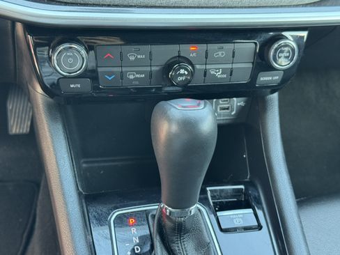 Used 2024 Jeep Compass Latitude AWD/4WD image 26
