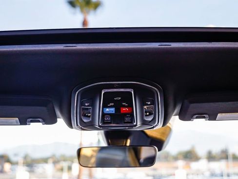 New 2025 Jeep Grand Cherokee Altitude image 17