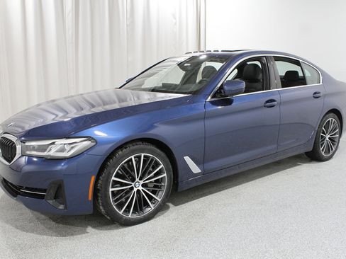 Certified 2023 BMW 530i xDrive w/ Premium Package image 3