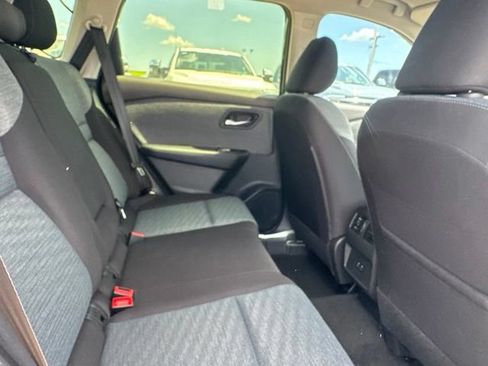 Used 2023 Nissan Rogue SV AWD/4WD image 17