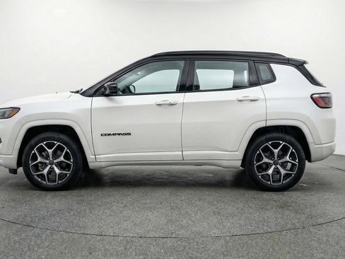 Used 2025 Jeep Compass Limited AWD/4WD image 5