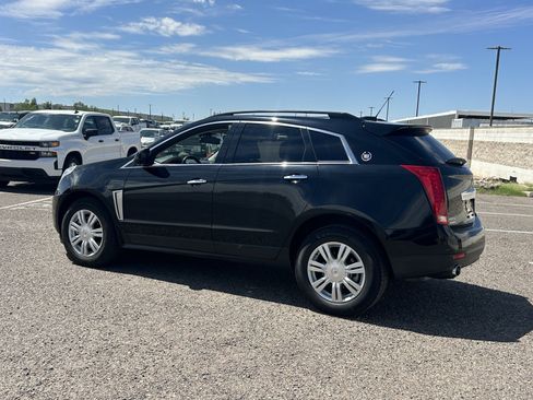 Used 2016 Cadillac SRX FWD image 3