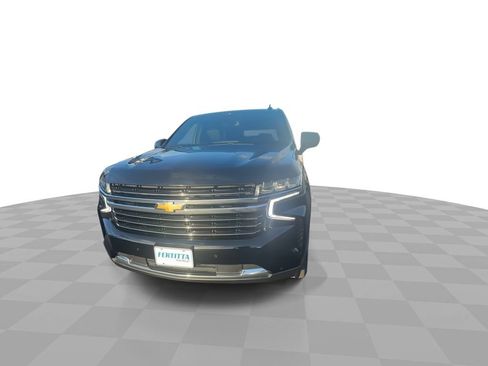 Used 2023 Chevrolet Suburban LT RWD image 3
