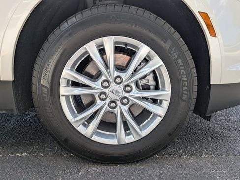 Certified 2025 Cadillac XT5 Luxury w/ LPO, Floor Liner Package FWD image 11