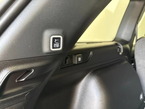 Used 2025 Jeep Grand Cherokee Altitude AWD/4WD image 11