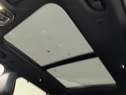 New 2025 Jeep Grand Cherokee Limited w/ Luxury Tech Group II image 18