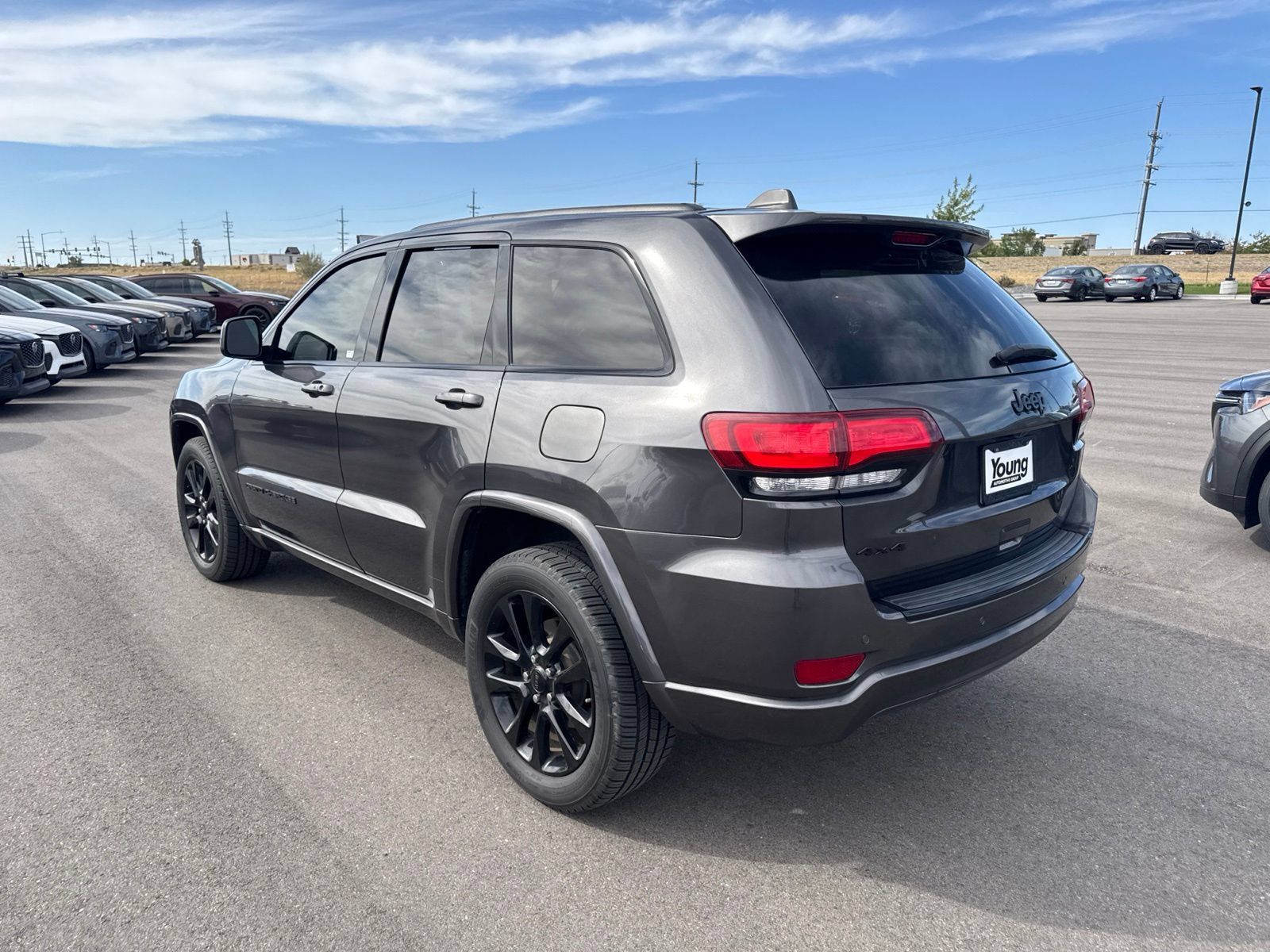 Used 2018 Jeep Grand Cherokee Altitude AWD/4WD image 5