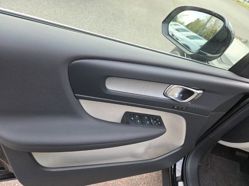 Certified 2023 Volvo XC40 B5 Plus w/ Driver Assist Package image 3