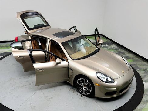 Used 2016 Porsche Panamera Edition w/ Premium Package Plus image 40