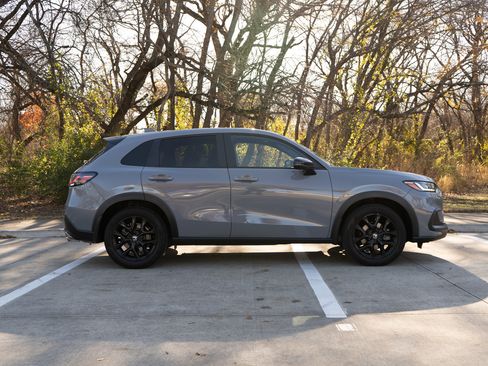 Used 2024 Honda HR-V Sport image 10