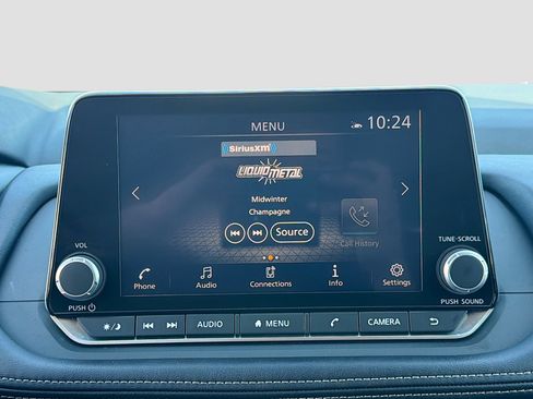 Used 2025 Nissan Rogue SV image 27